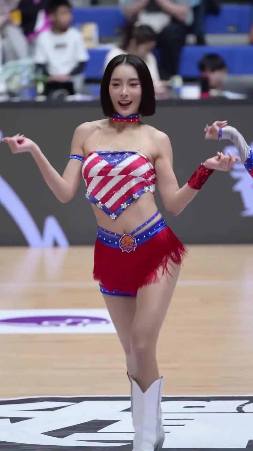 太離譜了 ！幾乎是完美女人！