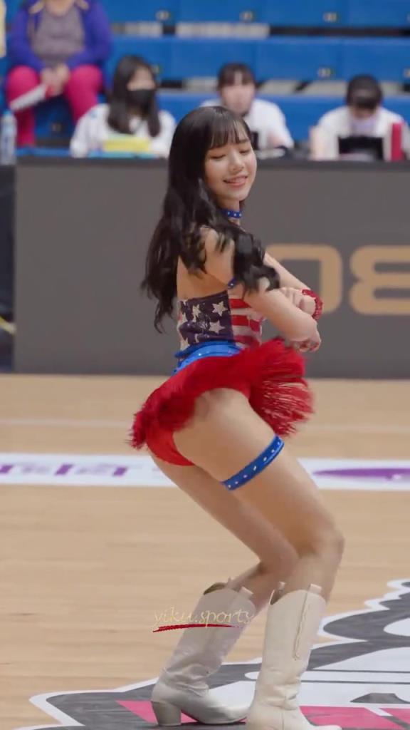 最好的啦啦隊小姐姐！自信，健康充滿活力！